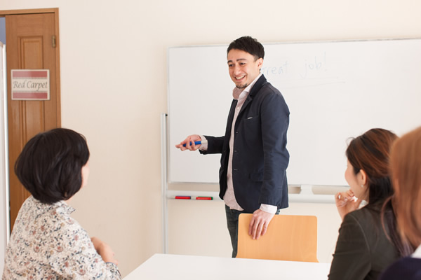 イムラン・スィディキ先生の経歴は?